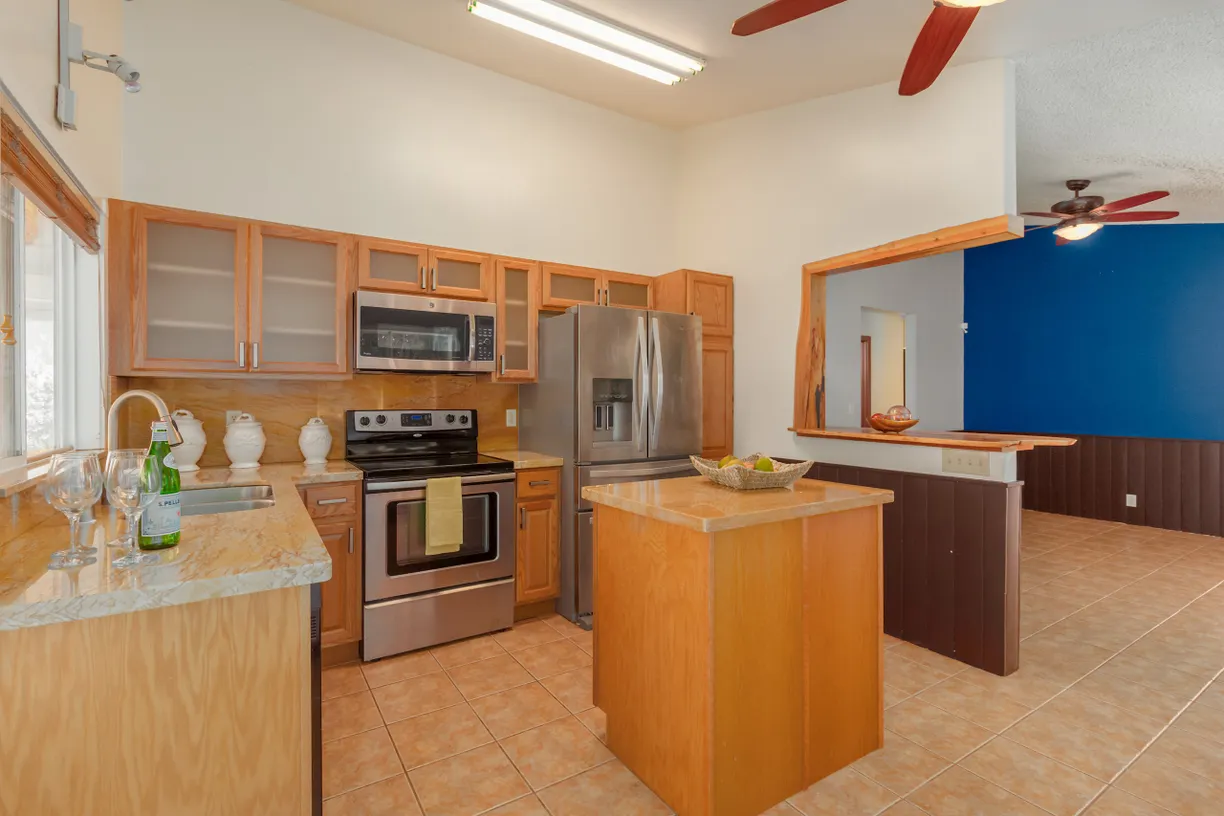 Hawaii Real Estate | View 68-3730 KIMO NUI ST | room 2