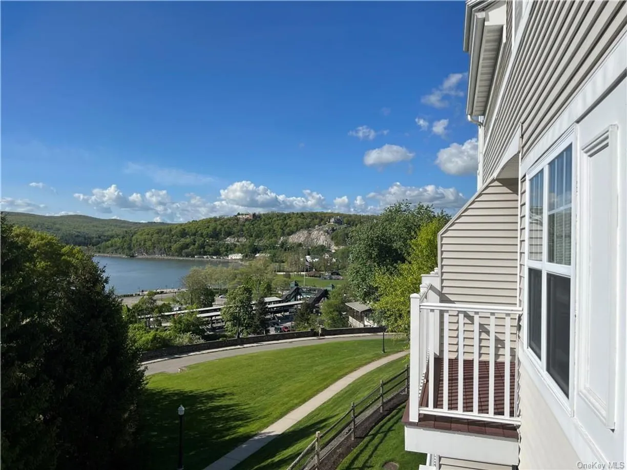 Westchester Real Estate | View 226 Northview Court | room 1 | View 2
