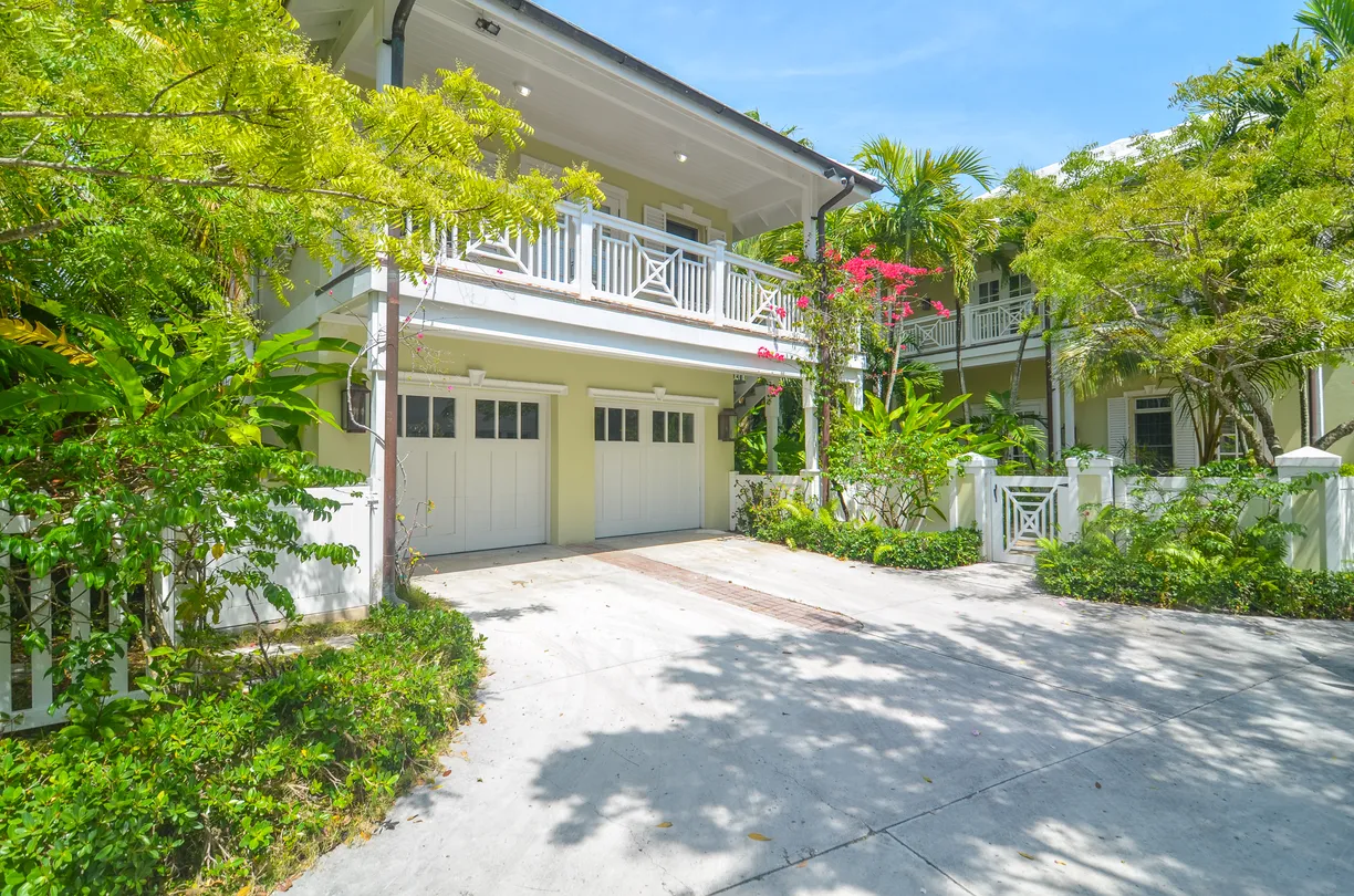 Bahamas Real Estate | View Old Fort Bay | 4 Beds, 4 Baths