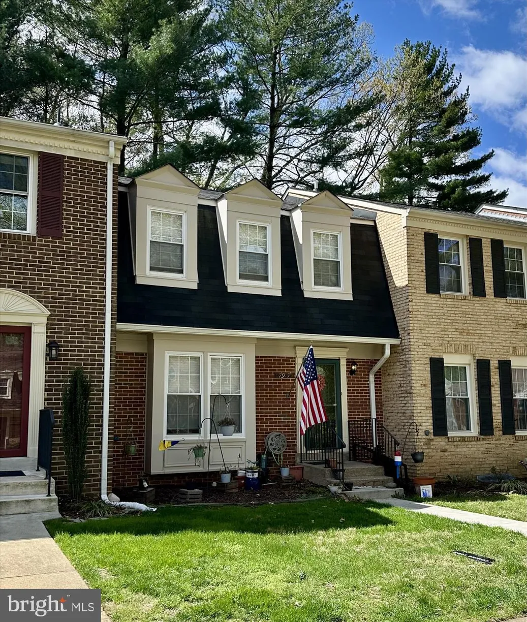 Washington Metro Area Real Estate | View 7917 Treeside Court | 4 Beds, 3 Baths