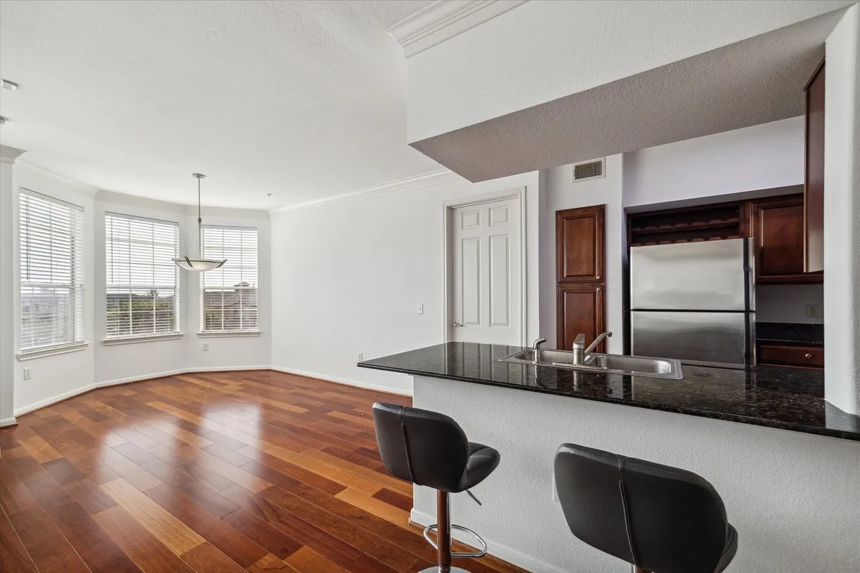 Houston Real Estate | View 7575 Kirby Drive #1409 | room 1