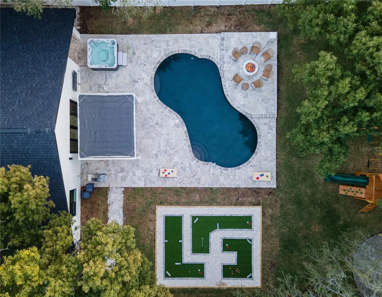 Sarasota/St. Petersburg Real Estate | View 445 Wexford Leas Boulevard | 4 Beds, 3 Baths