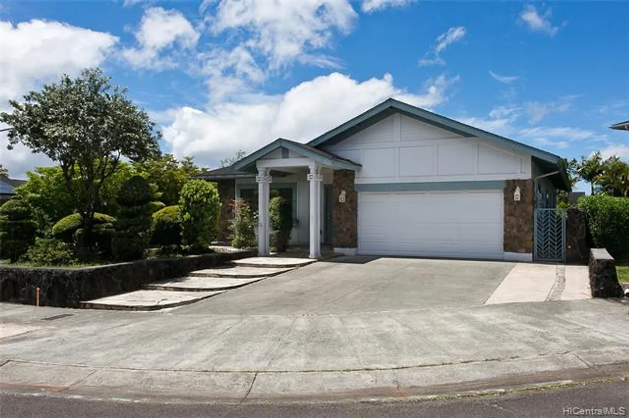 Hawaii Real Estate | View 95-1015 Kahakuhi Street | 4 Beds, 3 Baths