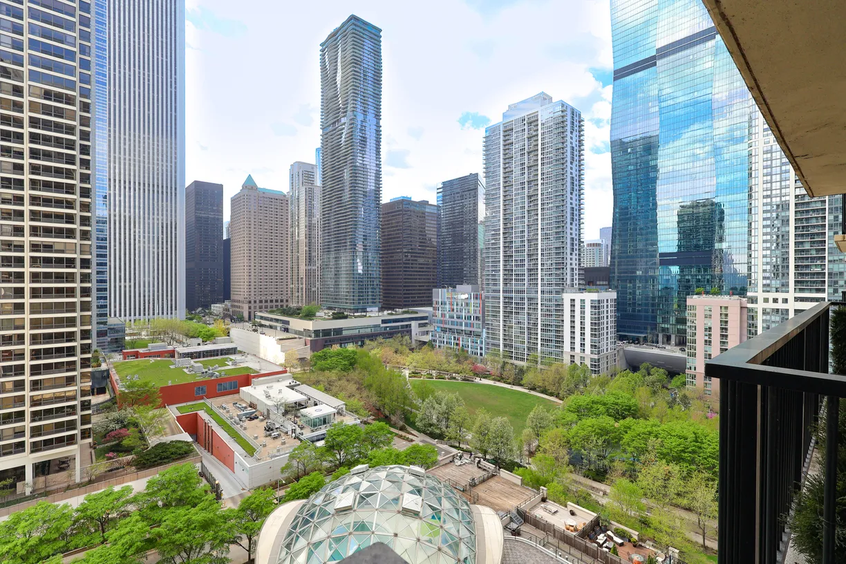 Chicago Real Estate | View 400 E Randolph, 1824 | room 2