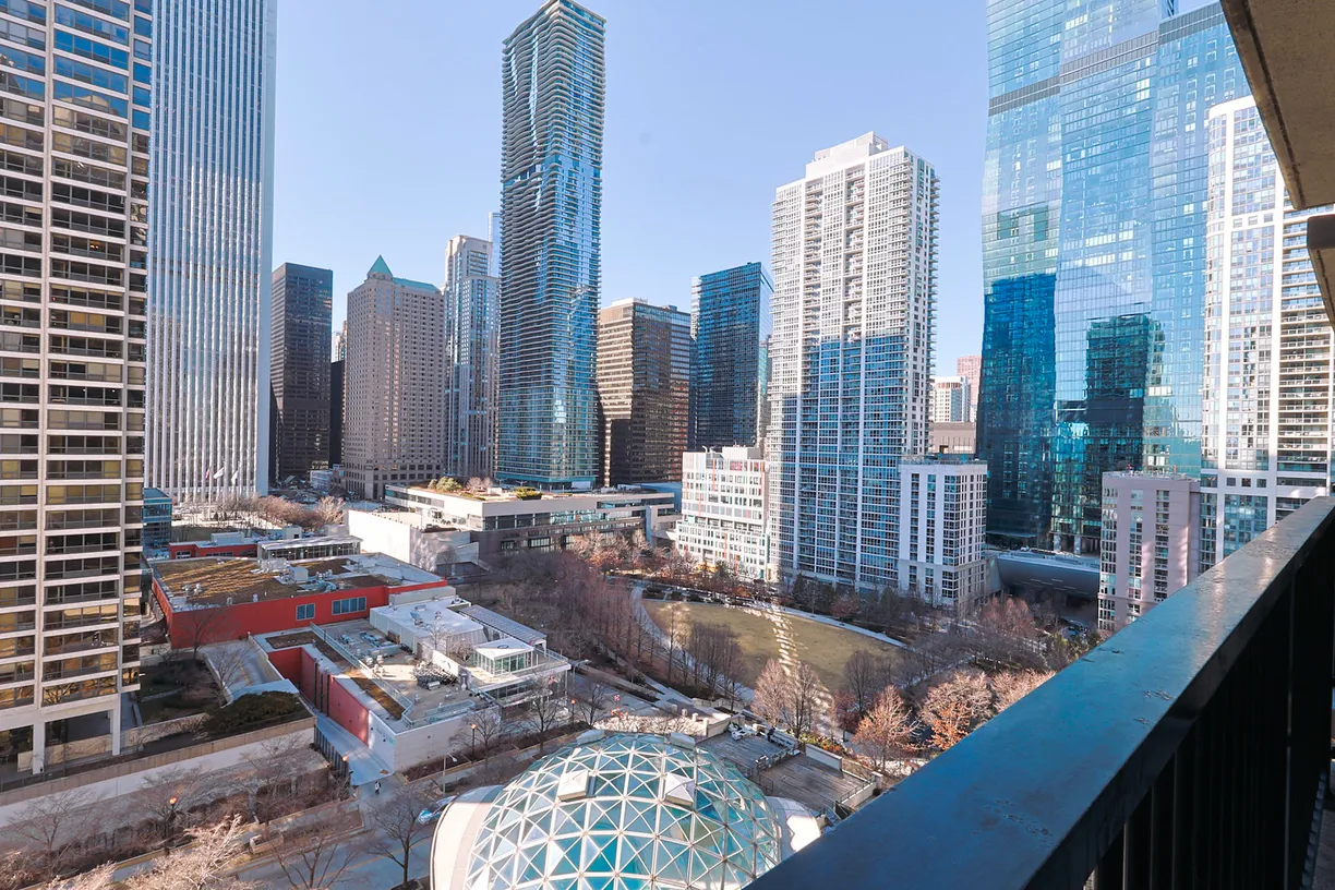 Chicago Real Estate | View 400 E Randolph, 1824 | room 1