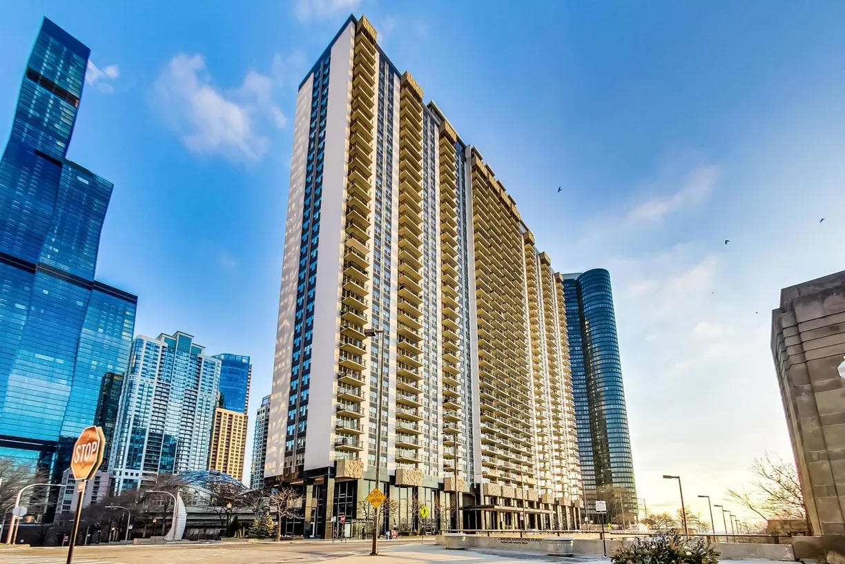 Chicago Real Estate | View 400 E Randolph, 1824 | 1 Bed, 1 Bath