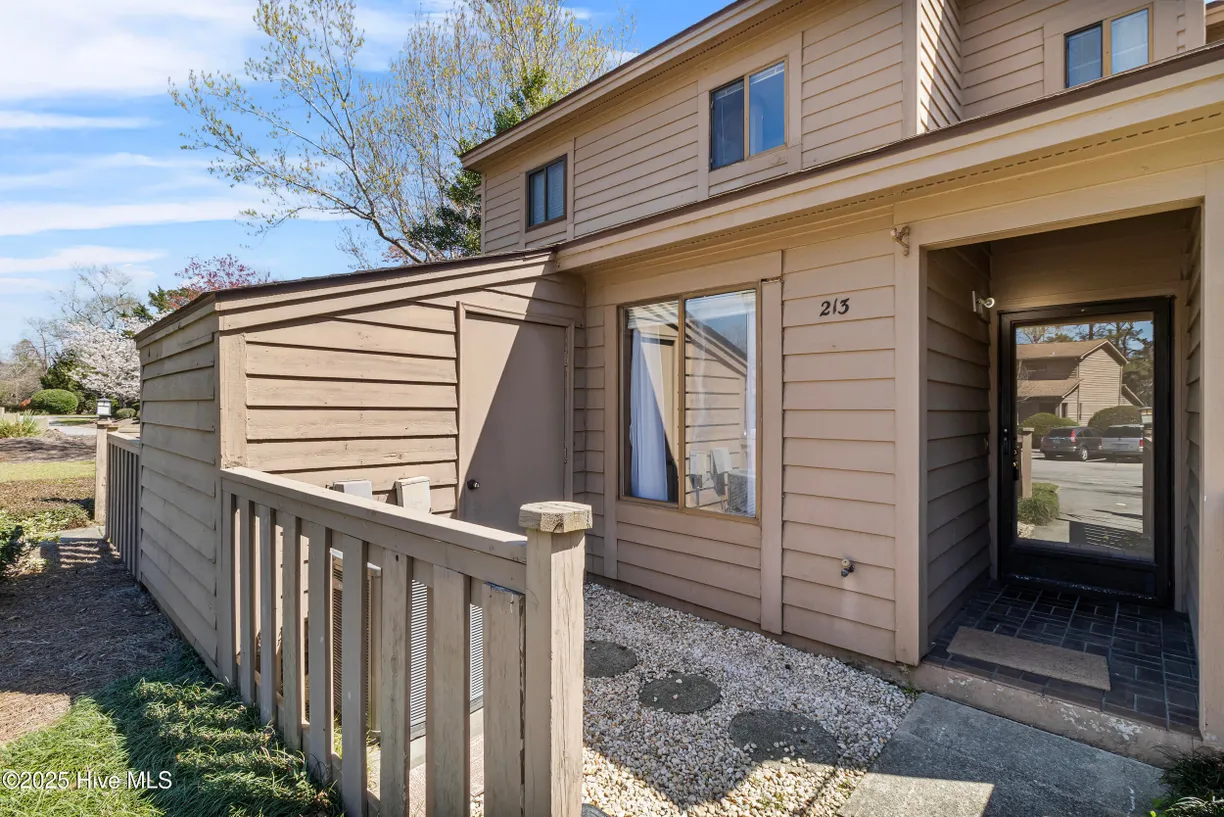 Wilmington, NC Real Estate | View 213 Saint Luke Court | room 2