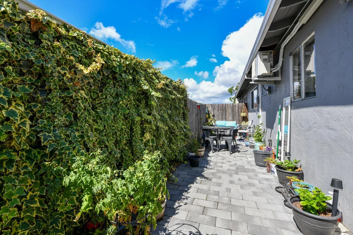 Northern California Real Estate | View 1109 Willow Avenue | room 1