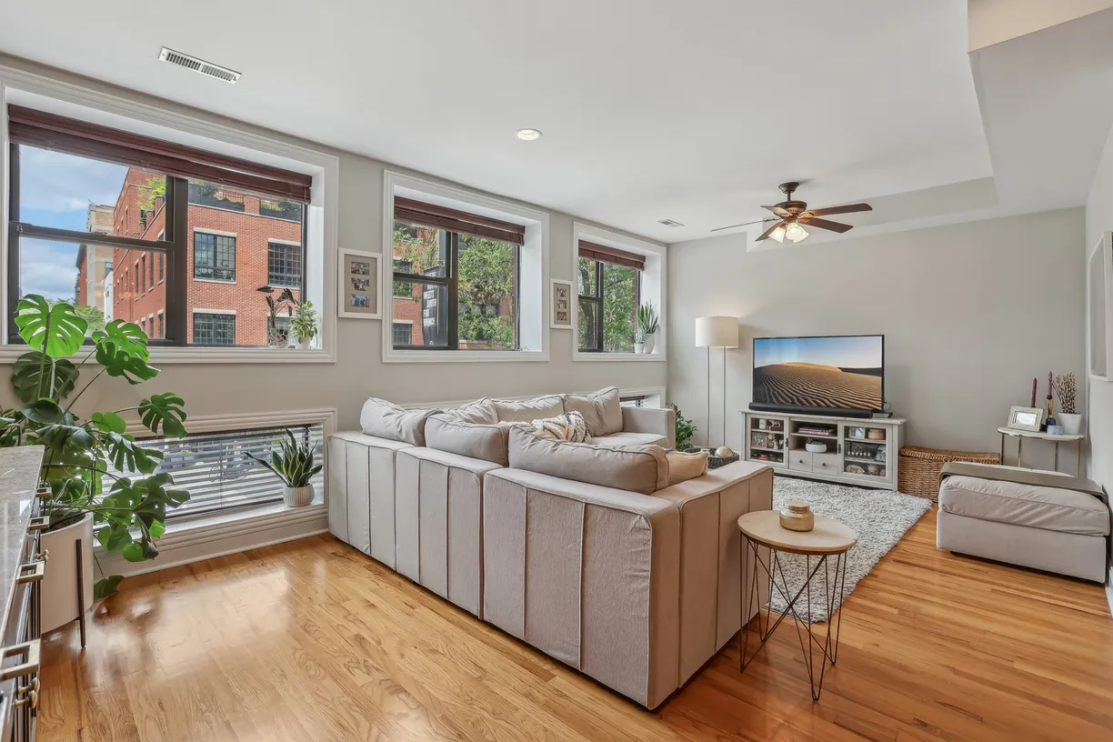 Chicago Real Estate | View 1025 W Madison, 1 | 2 Beds, 2 Baths