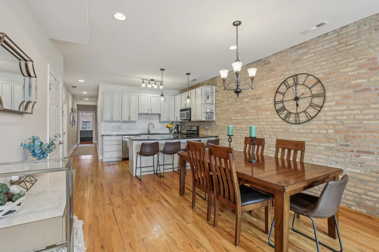 Chicago Real Estate | View 1025 W Madison, 1 | room 2
