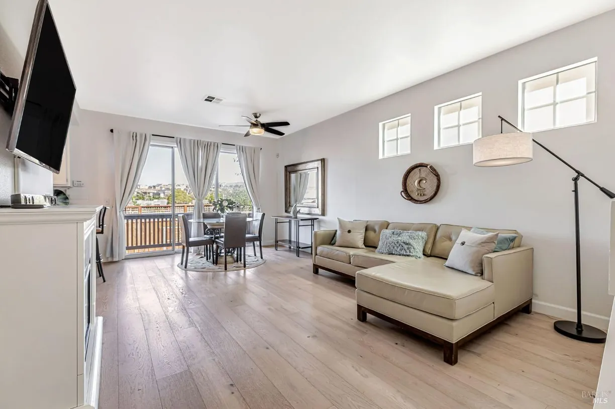 Northern California Real Estate | View 2064 Easton Drive | room 2
