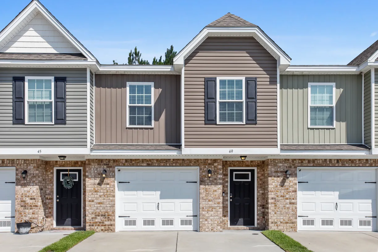 Savannah Real Estate | View 49 Horizon Lane | 3 Beds, 2 Baths | View 1