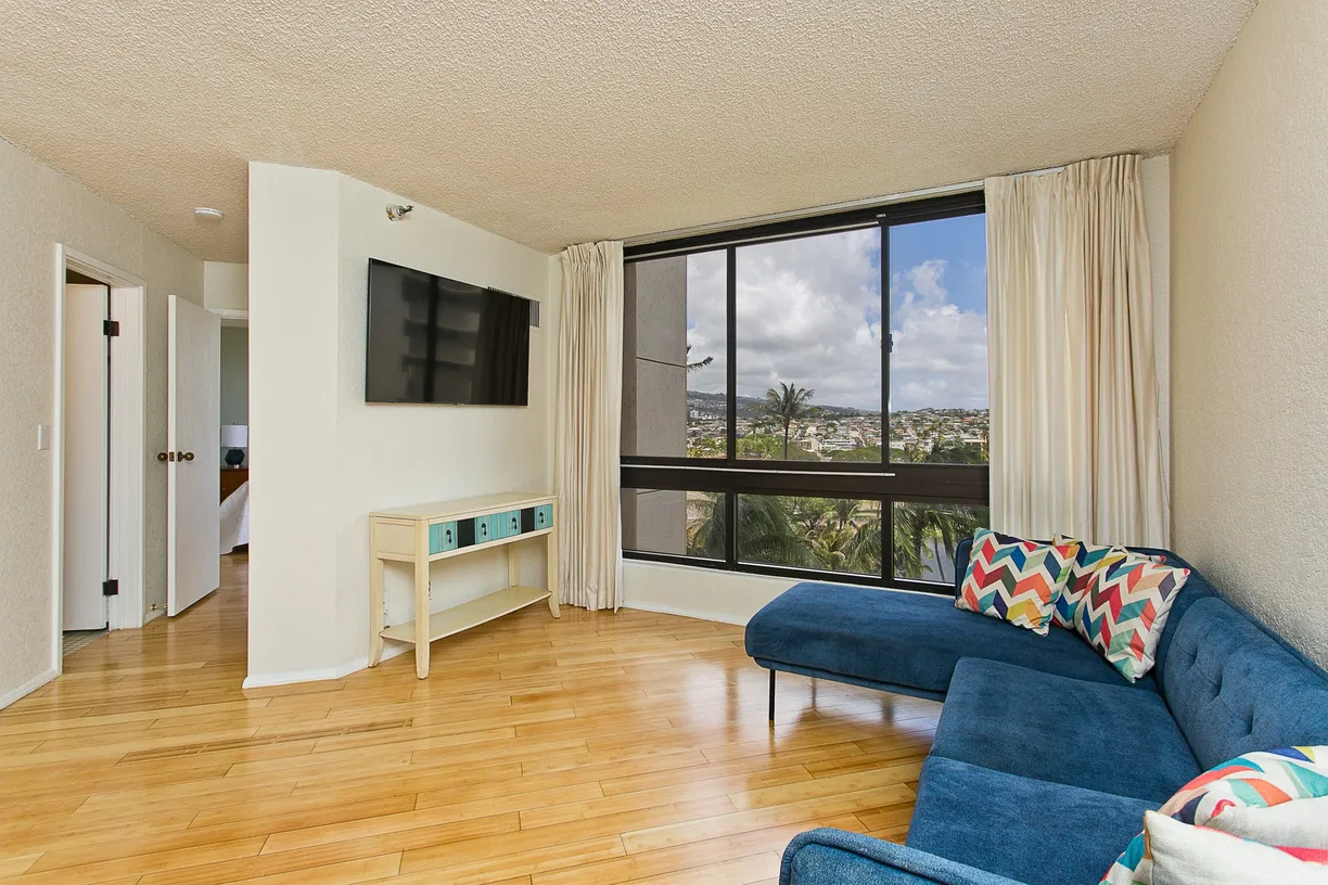 Hawaii Real Estate | View 300 Wai Nani Way, #813 | room 2