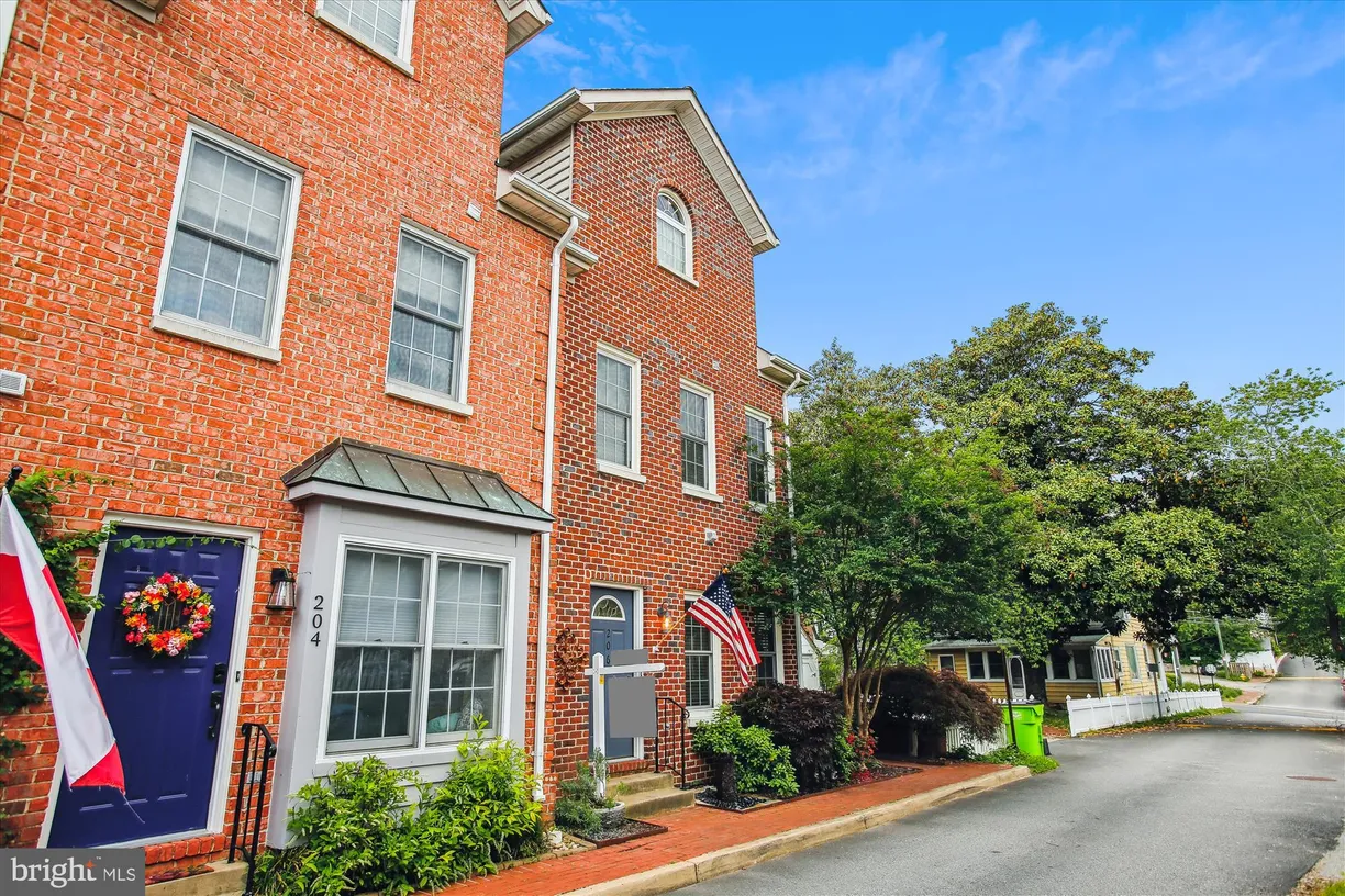 Washington Metro Area Real Estate | View 206 Center Lane | room 1