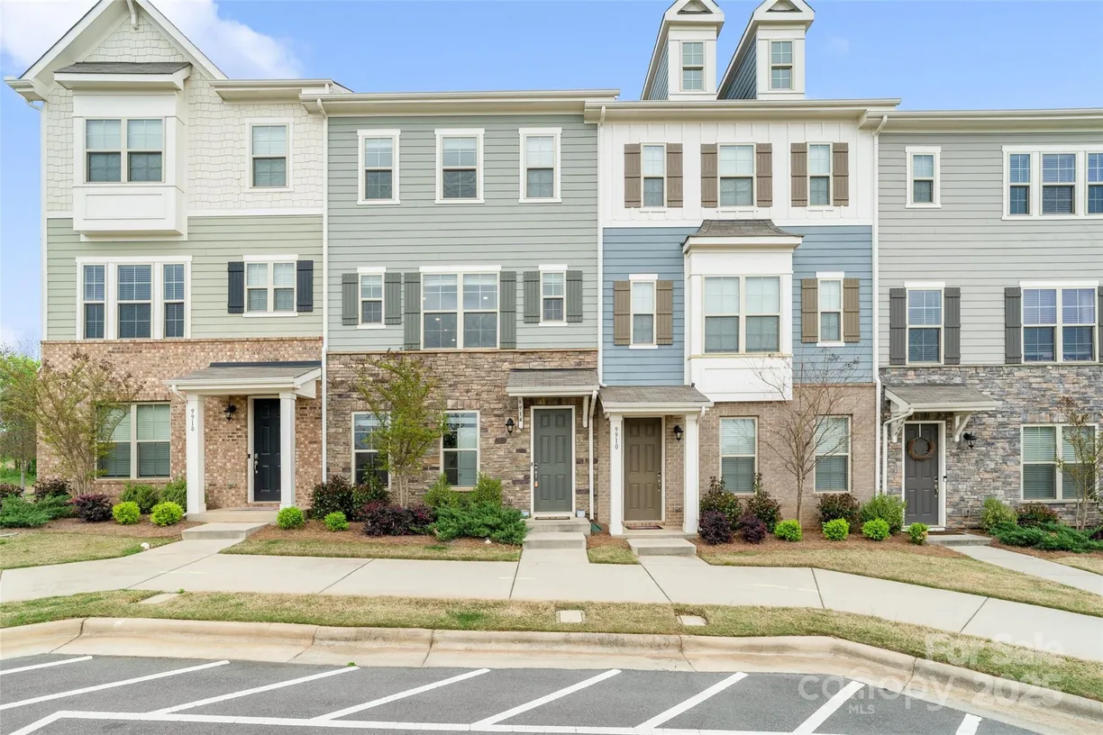 Charlotte Real Estate | View 9914 Ainslie Downs Street | 3 Beds, 3 Baths