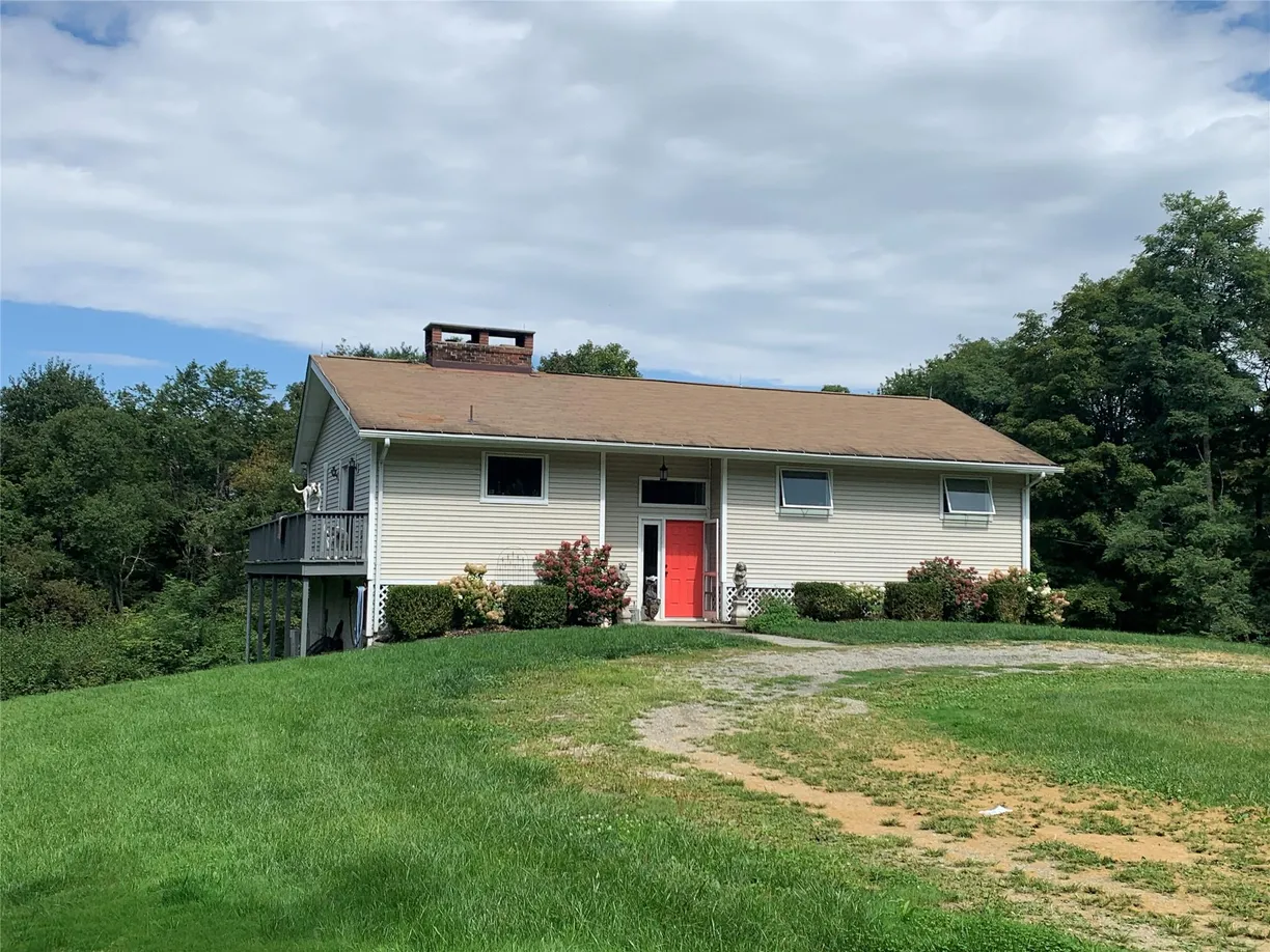 Hudson Valley Real Estate | View 860 Hunns Lake | 3 Beds, 2 Baths
