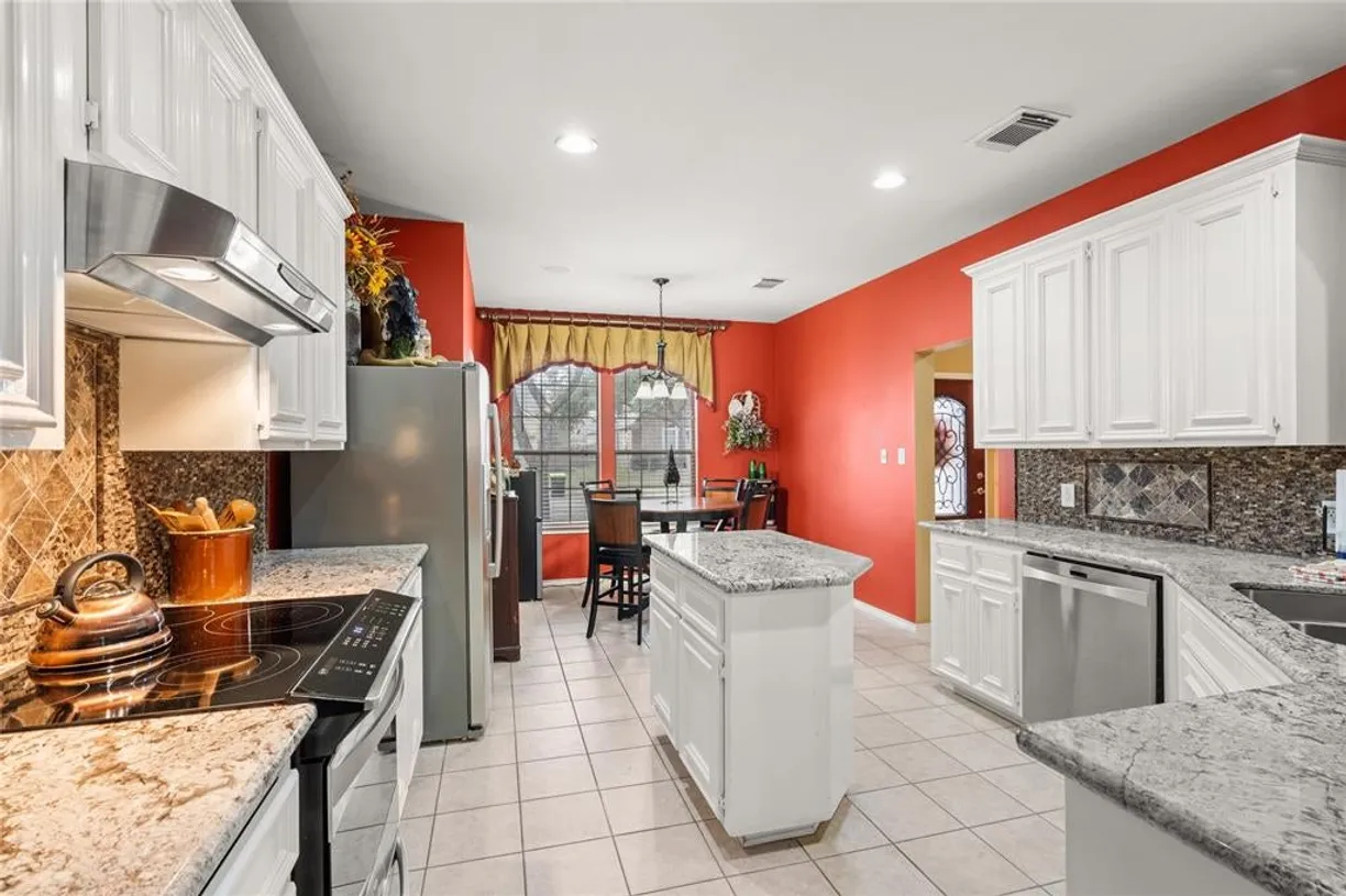 Houston Suburbs Real Estate | View 2310 Madera Canyon Lane | room 2