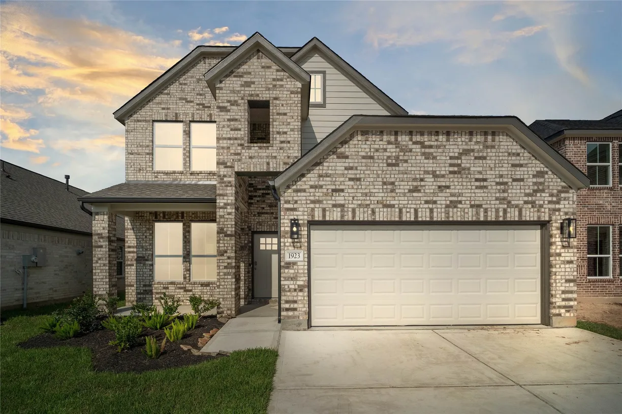 Houston Suburbs Real Estate | View 1923 Scarlet Yaupon Way | 4 Beds, 3 Baths