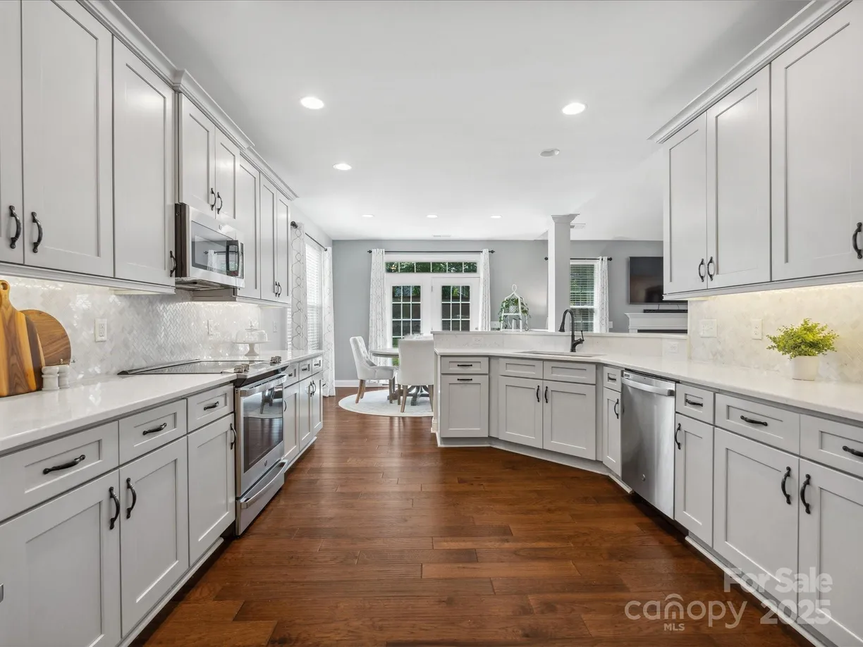 Charlotte Real Estate | View 2467 Chatham Drive | room 1