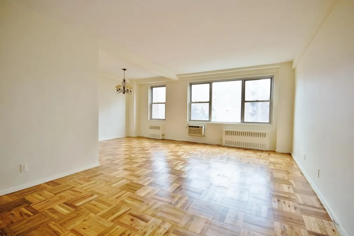 Westchester Real Estate | View 10 Lake Street #4E | room 1