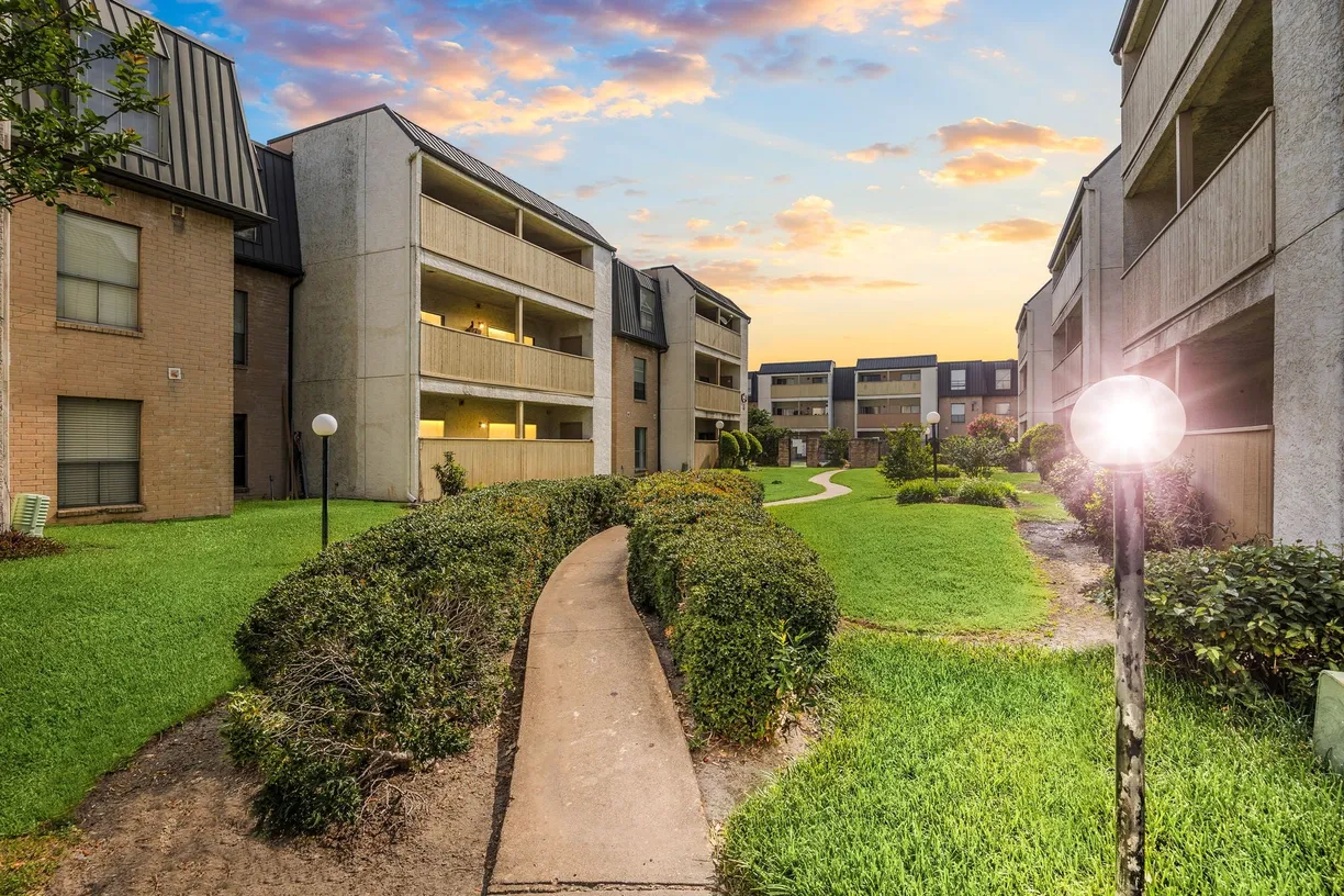 Houston Suburbs Real Estate | View 8517 Hearth Drive #31 | 2 Beds, 2 Baths