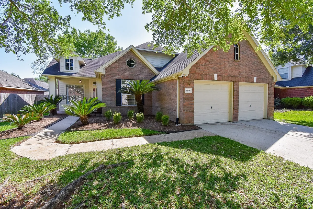 Houston Suburbs Real Estate | View 22751 Shannon Falls Court | 3 Beds, 2 Baths