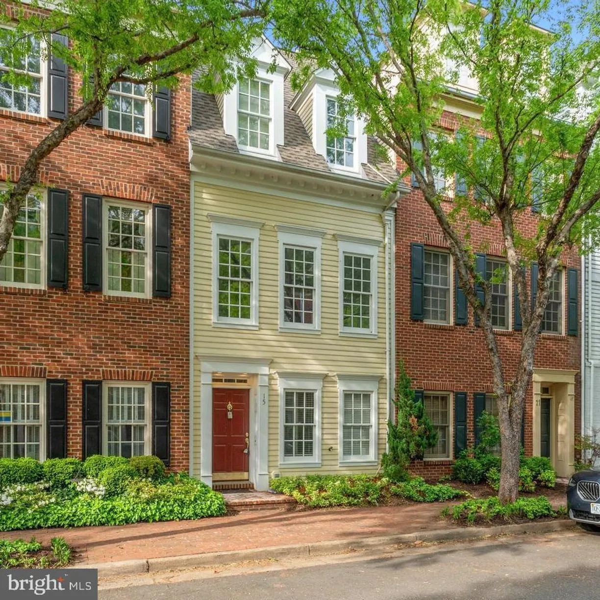 Washington Metro Area Real Estate | View 15 Franklin Street | 2 Beds, 2 Baths