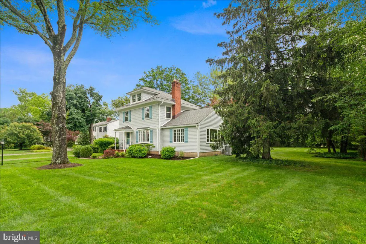 Central NJ/Bucks County, PA Real Estate | View 14 Willow Road | room 2