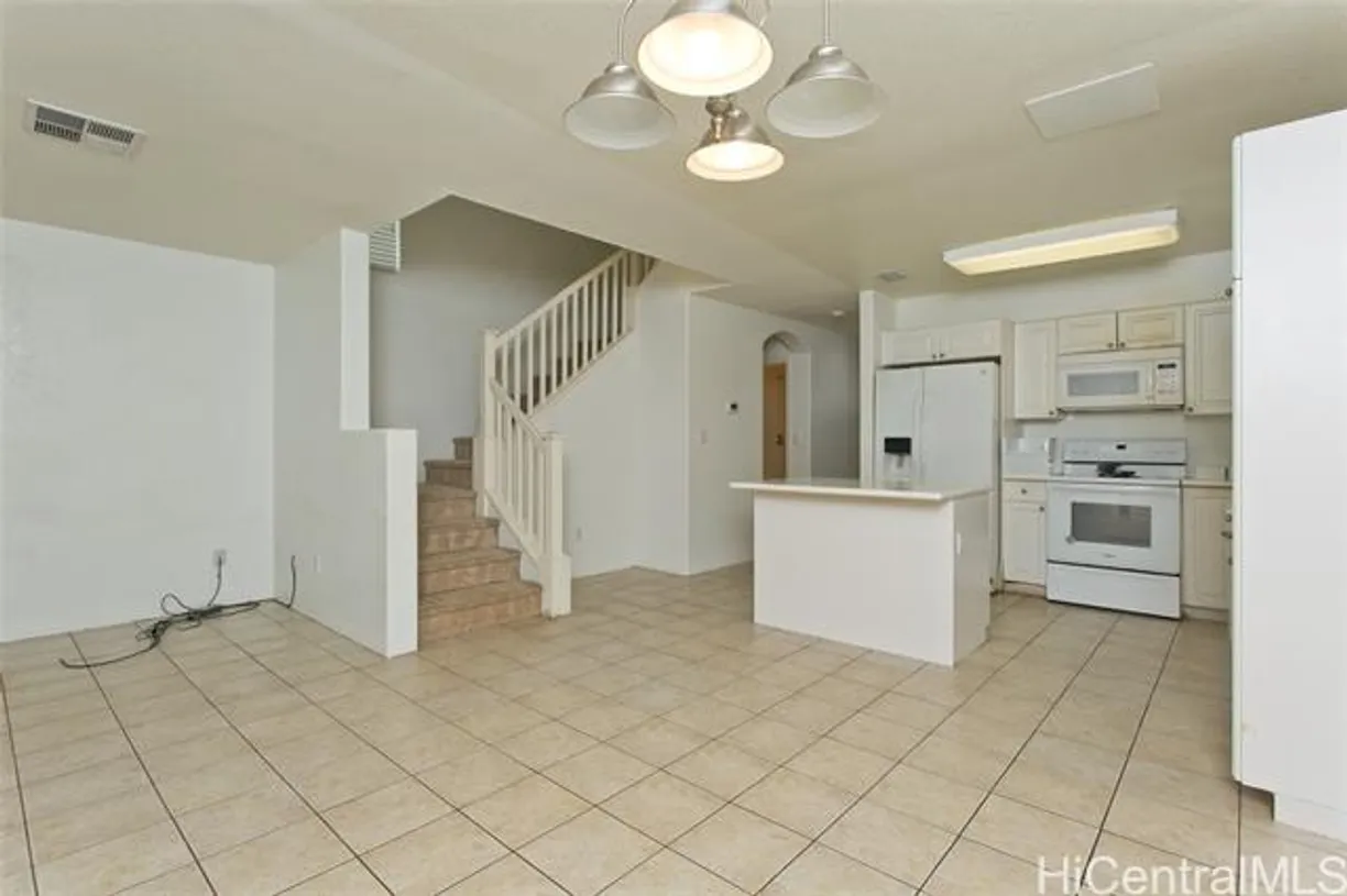 Hawaii Real Estate | View 91-1145 Kaileonui Street | room 1