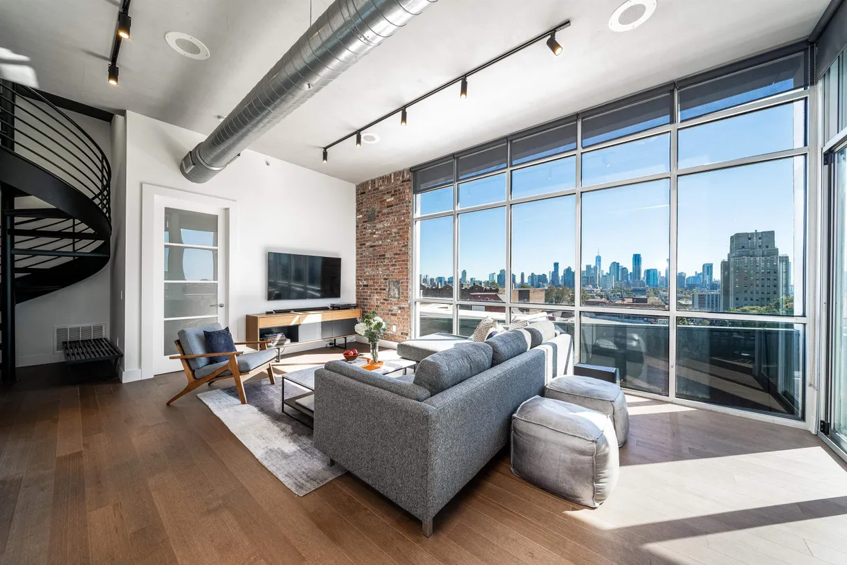 Jersey City/Hoboken Real Estate | View 650 Montgomery St Unit# 504 | room 2