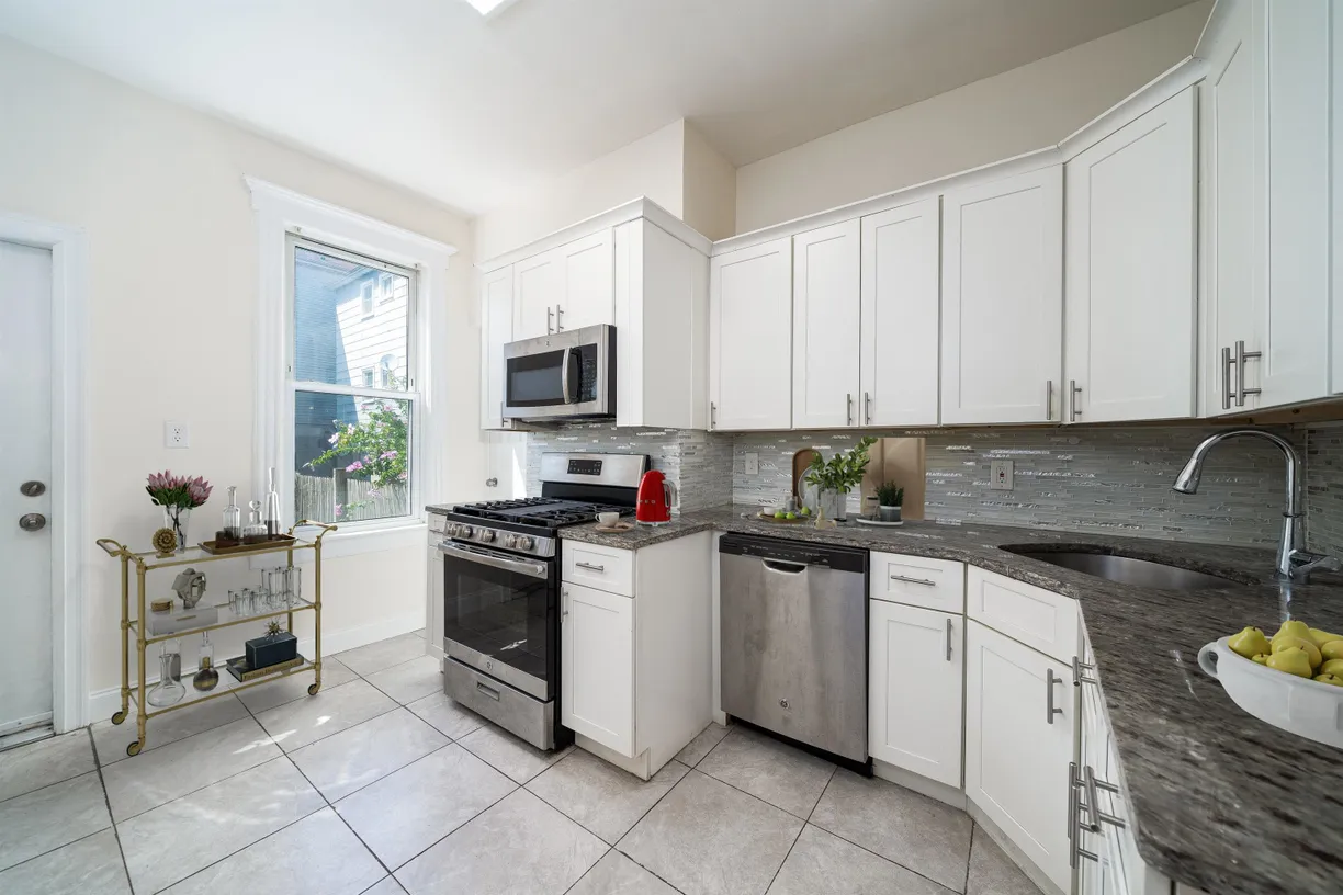 Jersey City/Hoboken Real Estate | View 27 Pierce Ave Unit# 1A | 2 Beds, 1 Bath