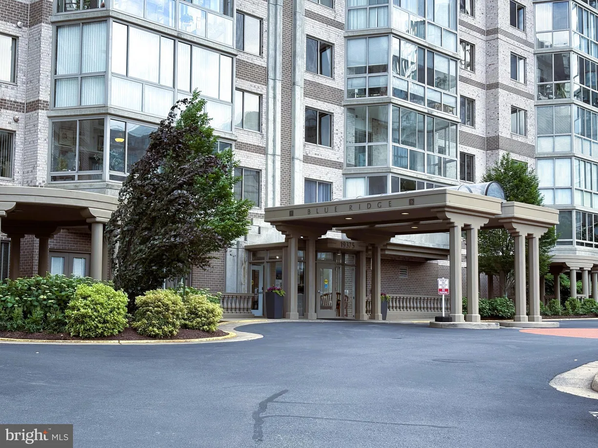 Washington Metro Area Real Estate | View 19375 Cypress Ridge Terrace Unit# 212 | 3 Beds, 2 Baths