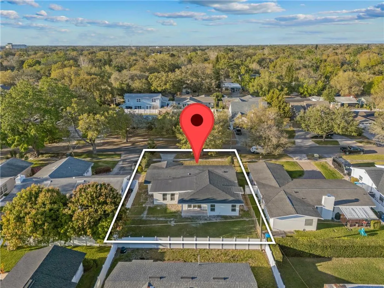 Central Florida Real Estate | View 2418 Whitehall Circle | room 1