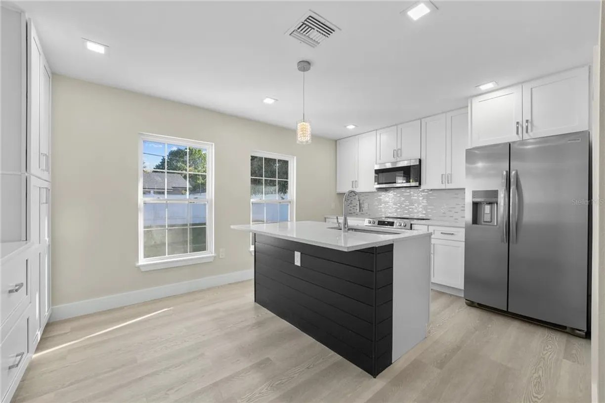Central Florida Real Estate | View 2418 Whitehall Circle | room 2