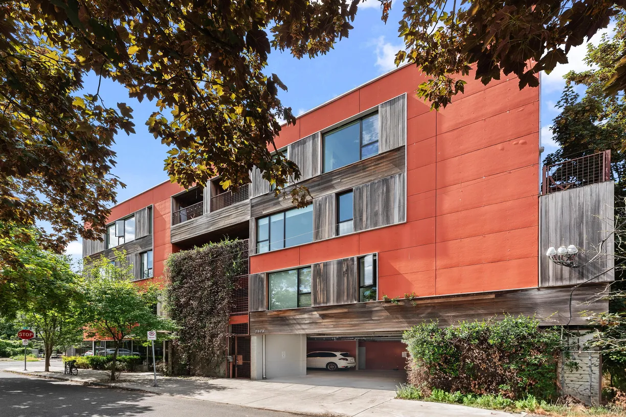 Portland, OR Real Estate | View 2373 SE 44TH AVE 301 | 2 Beds, 2 Baths