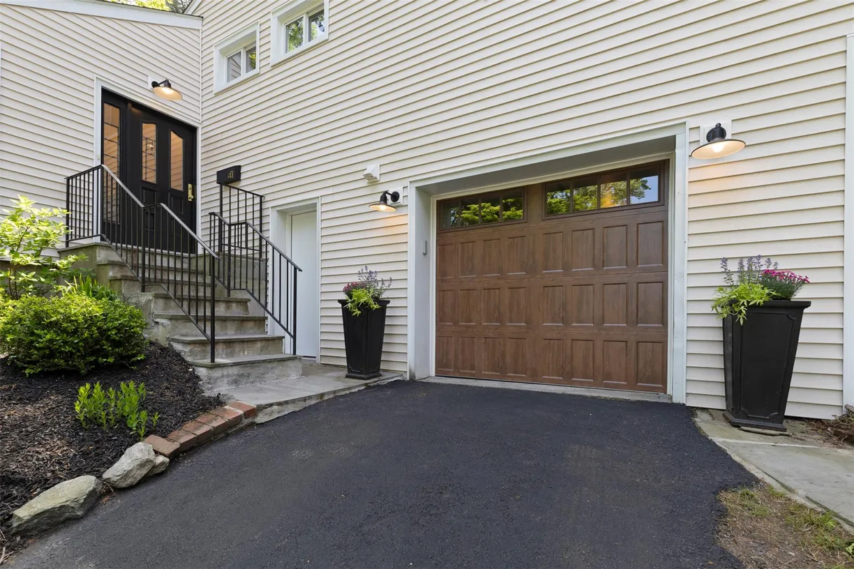 Westchester Real Estate | View 41 Carla Lane | room 1
