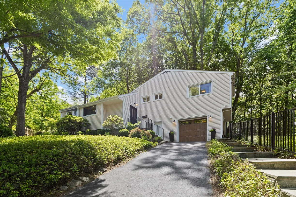 Westchester Real Estate | View 41 Carla Lane | 3 Beds, 2 Baths