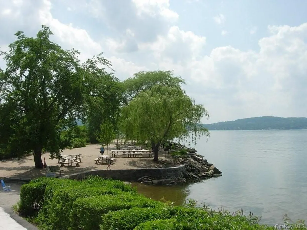 Westchester Real Estate | View 11 Harwood Avenue | room 2