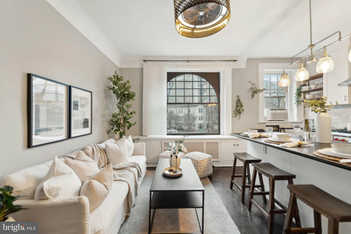 Washington Metro Area Real Estate | View 2039 New Hampshire Avenue NW Unit# 210 | room 1