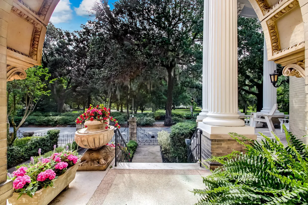 Savannah Real Estate | View 513 Whitaker Street | room 4 | View 5
