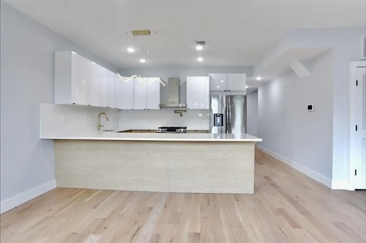 Jersey City/Hoboken Real Estate | View 443 Bergen Ave Unit# 1 | room 1