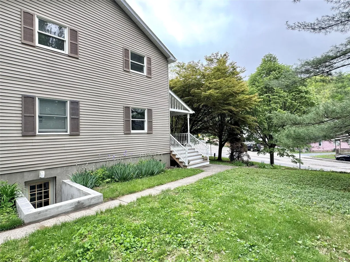 Hudson Valley Real Estate | View 352 Main Street | room 1