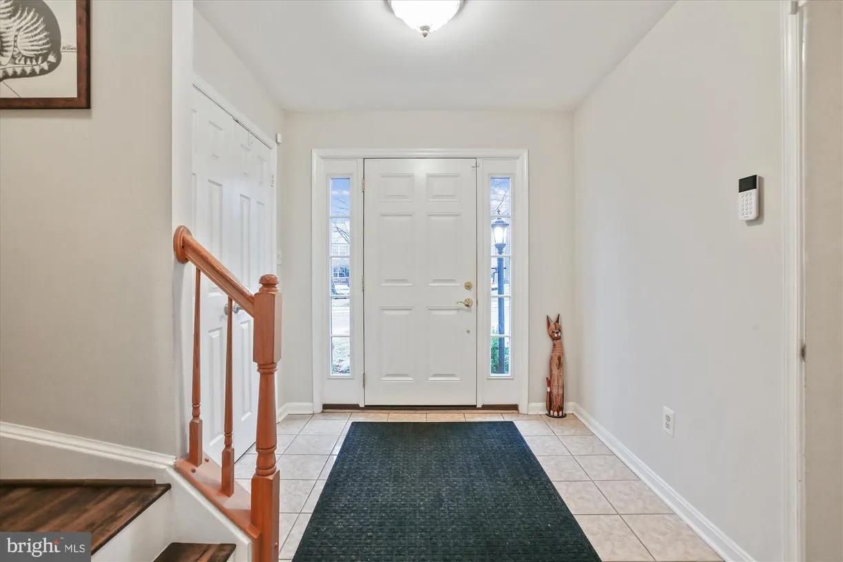 Washington Metro Area Real Estate | View 6417 Castlefin Way | room 1