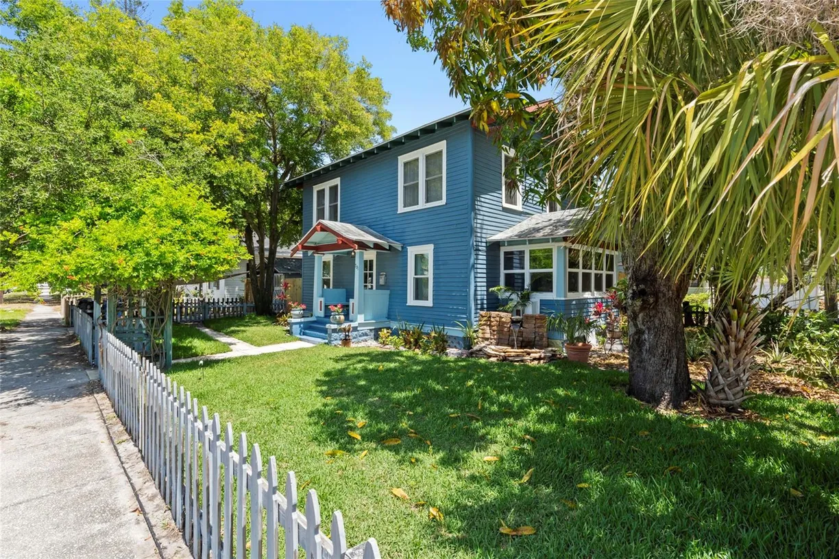 Sarasota/St. Petersburg Real Estate | View 701 14th Street N | room 2