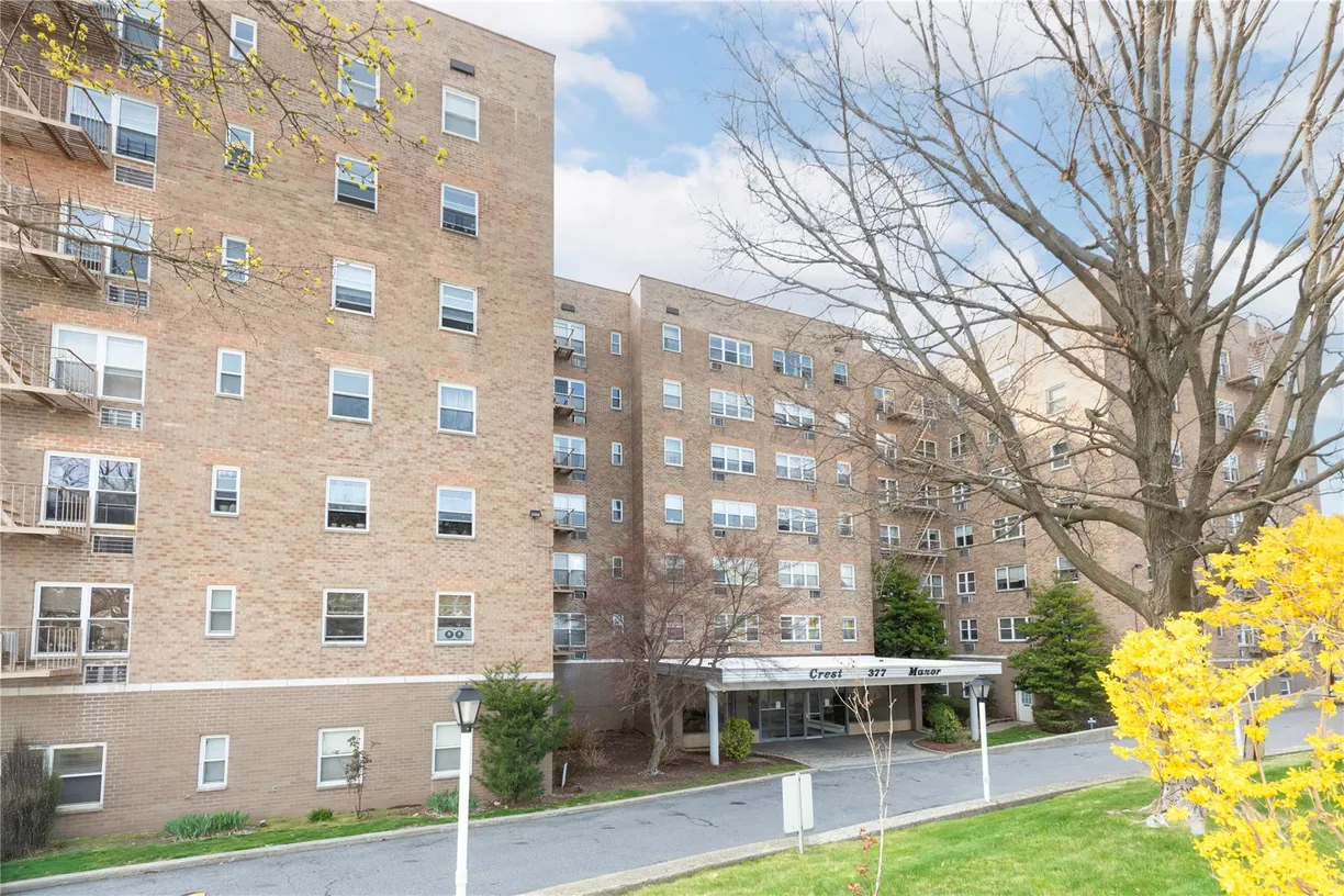 Westchester Real Estate | View 377 North Broadway #415 | 1 Bath