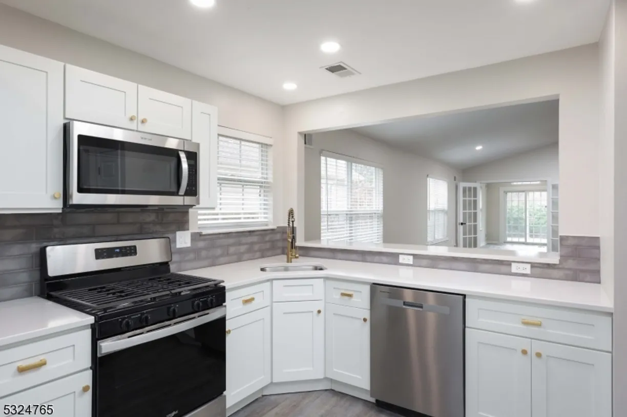 Jersey City/Hoboken Real Estate | View 2643 Falcon Ln | room 2
