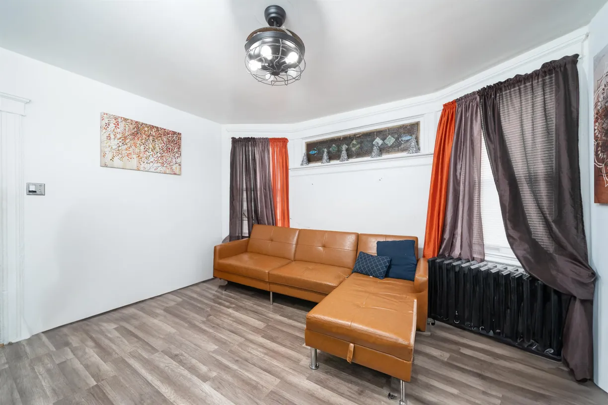Jersey City/Hoboken Real Estate | View 224 Bayview Ave | room 2
