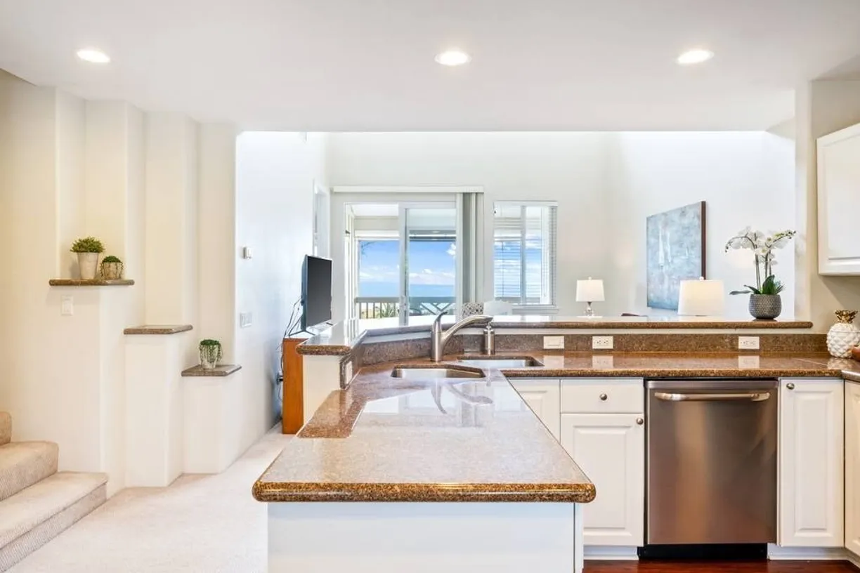 Hawaii Real Estate | View 75-6060 KUAKINI HIGHWAY, #D23 | 2 Beds, 2 Baths