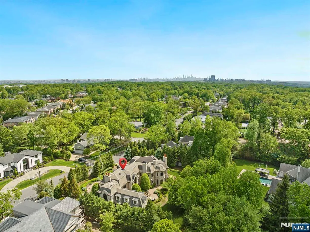 Bergen County Real Estate | View 78 Roberts Road | 6 Beds, 7 Baths