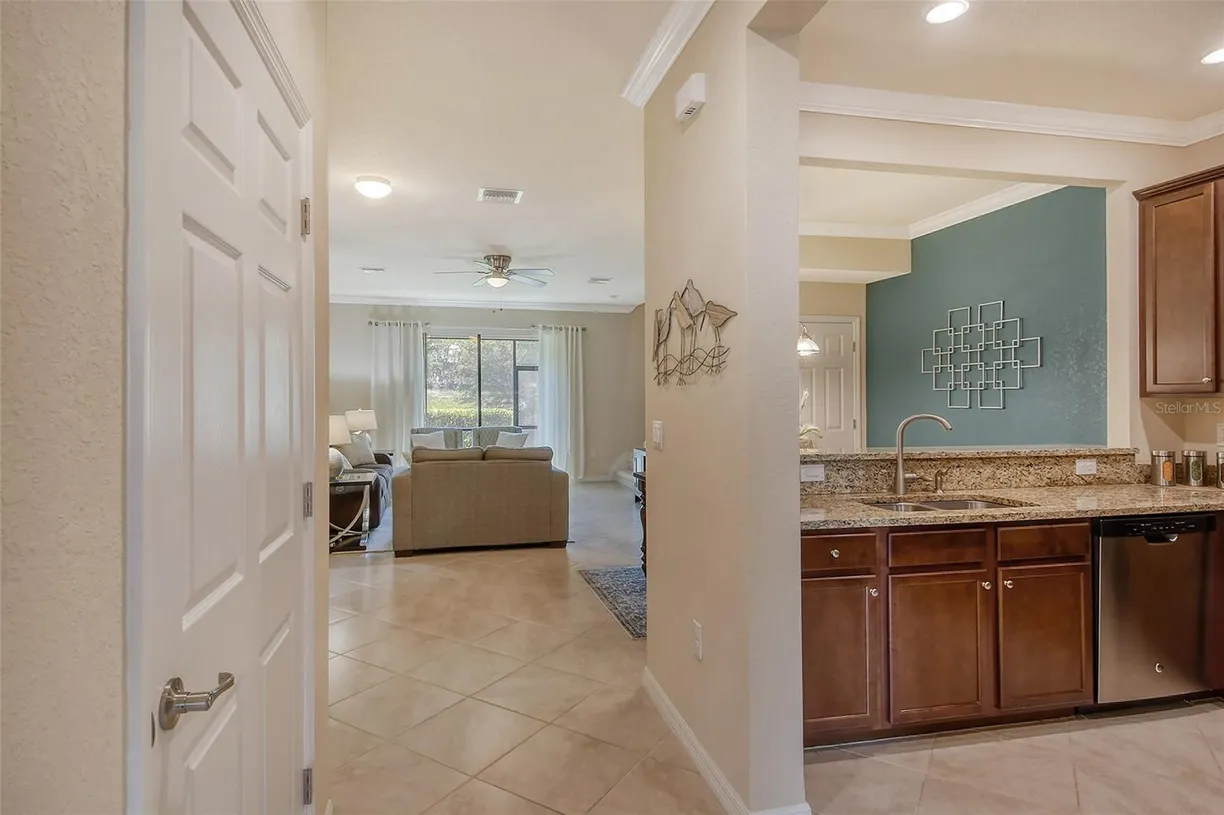 Sarasota/St. Petersburg Real Estate | View 7212 Ketch Place #7212 | room 2